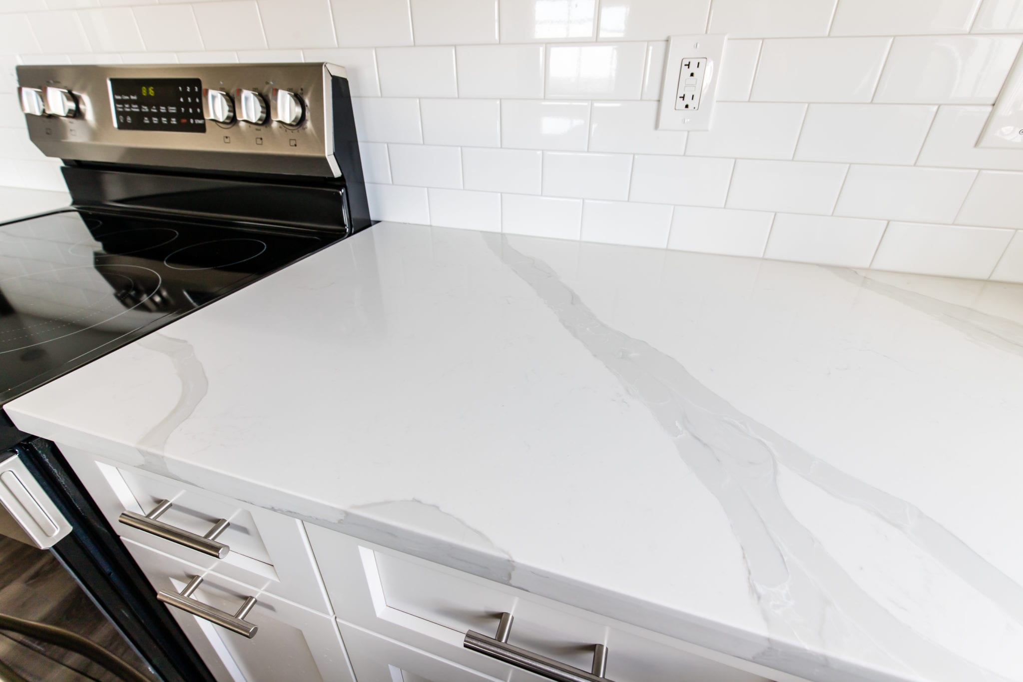 Mid-Rise-Dallas-Condo-Kitchen-New-Counter-Top-MSI-Surfaces Q Quartz